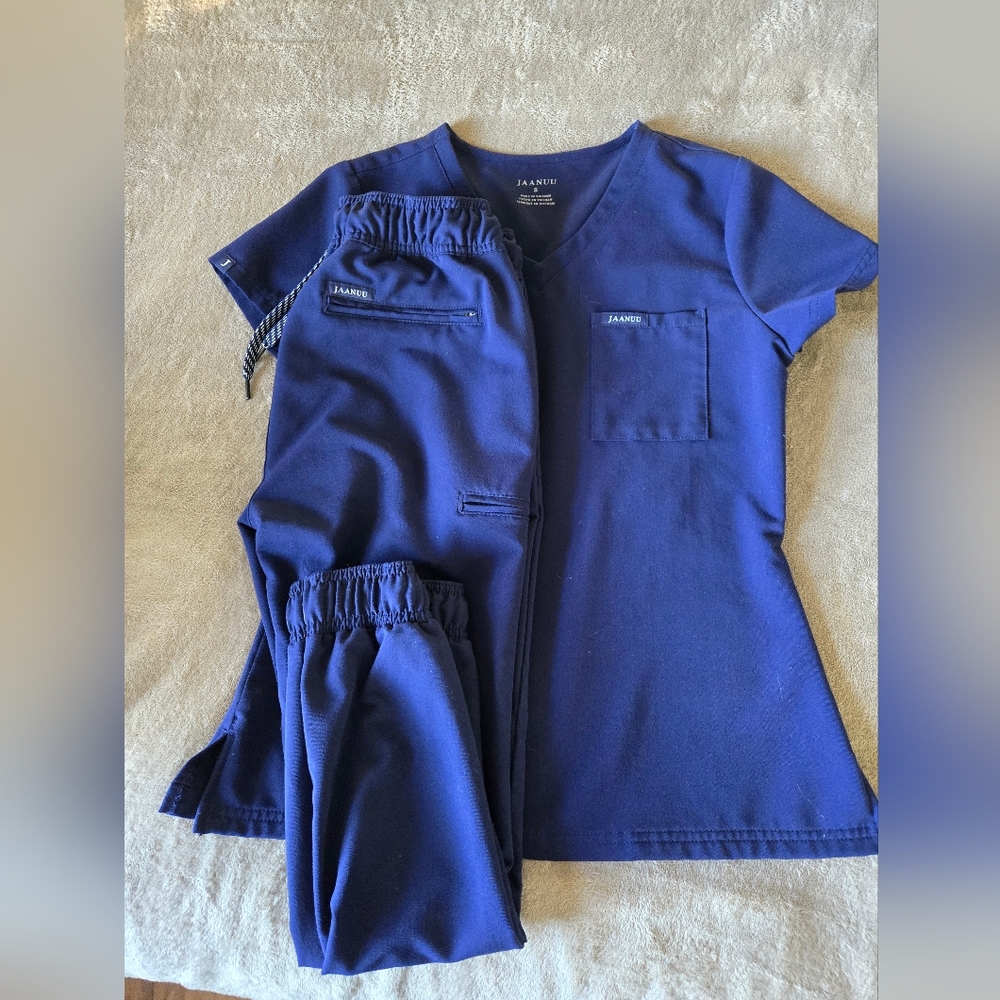 Jaanuu women's scrubs